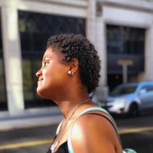 Meet your Posher, Hana